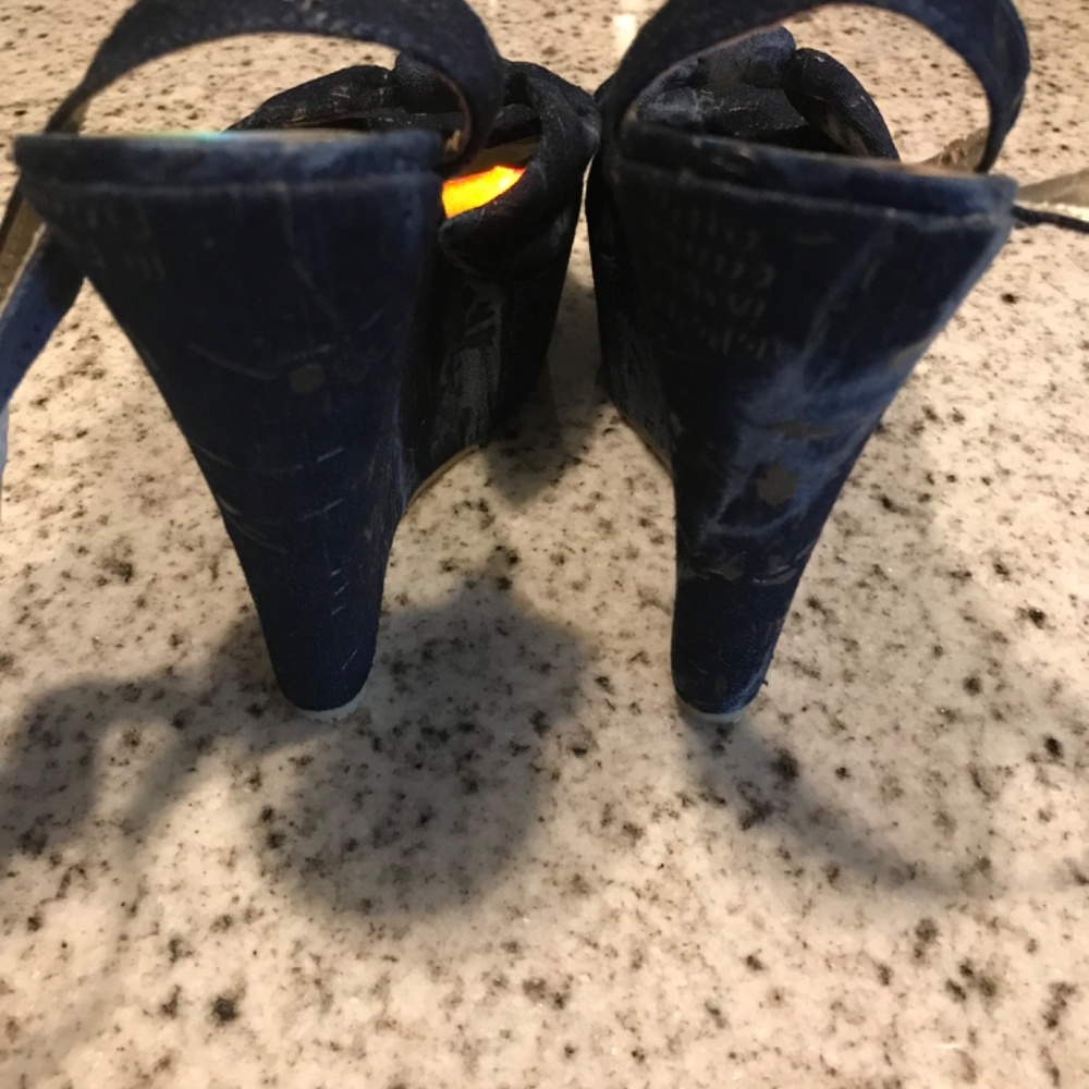 Shoes - Picture 6 of 10